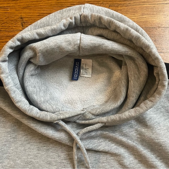 H&M Gray and Black Hoodie - Picture 5 of 7